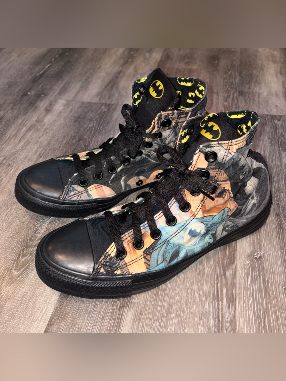 DC Comics x Converse Chuck Taylor All Star High Batman - Size 7 Men’s 9 Women’s